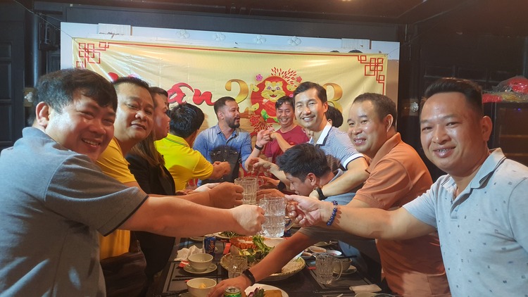 Tiệc họp mặt Tân Niên anh em về quê Tết 2023 Tiệc họp mặt Tân Niên anh em về quê Tết 2023