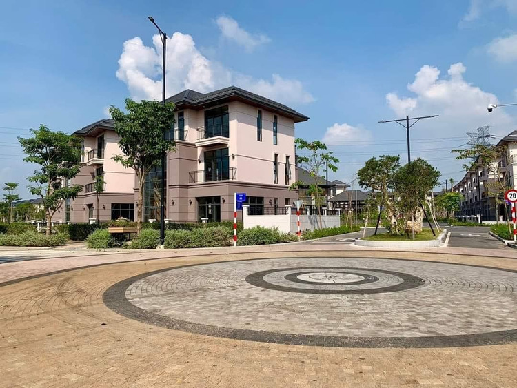 GS Nhà Bè - Thành Công Rực Rỡ Hay Chỉ Là Vẽ Vời ? GS Nhà Bè - Thành Công Rực Rỡ Hay Chỉ Là Vẽ Vời ?