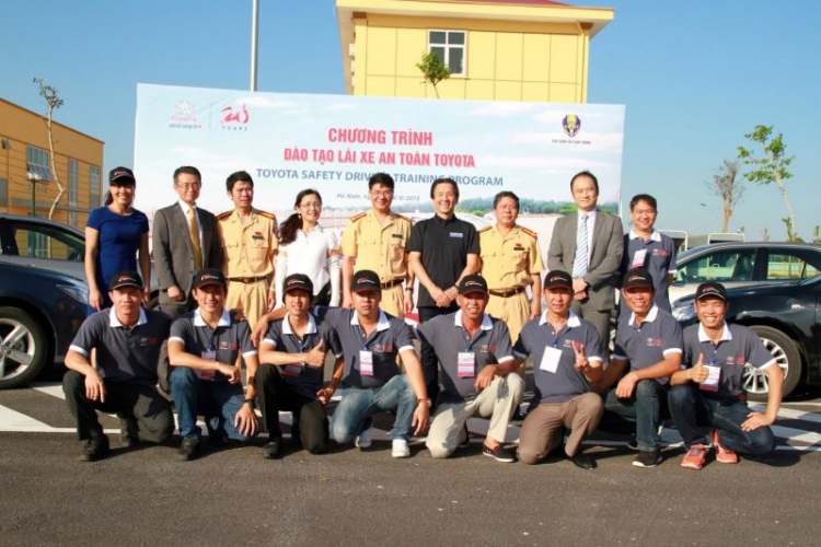 Toyota Việt Nam phối hợp với CSGT đào tạo lái xe an toàn