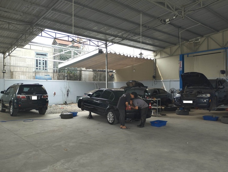 GARAGE TÍN PHÁT. 2/117 Đường Số 8,Bình Hưng Hòa,Bình Tân (Đối diện Aeon Tân Phú).