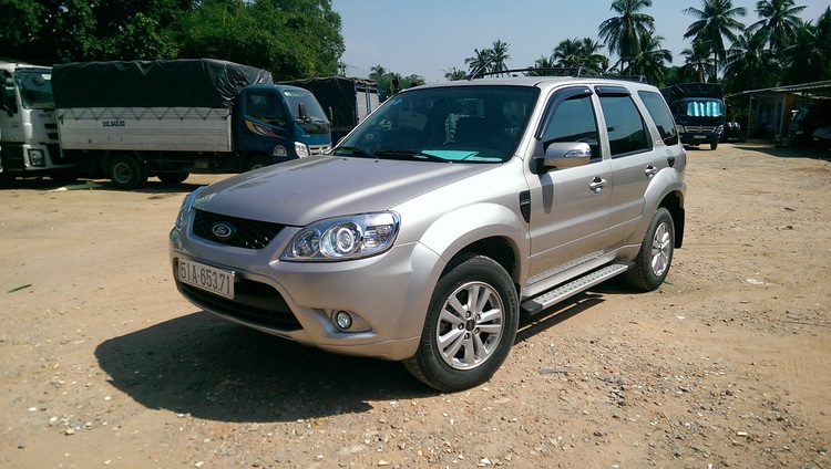 Xe gầm cao Ford Escape 2011 - ODO 4v8 - Giá 360 tr