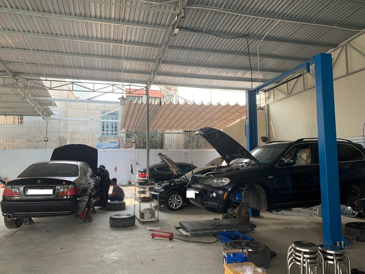 GARAGE TÍN PHÁT. 2/117 Đường Số 8,Bình Hưng Hòa,Bình Tân (Đối diện Aeon Tân Phú).