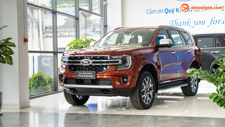 ford-everest-titanium-4x2-2023-1.jpg
