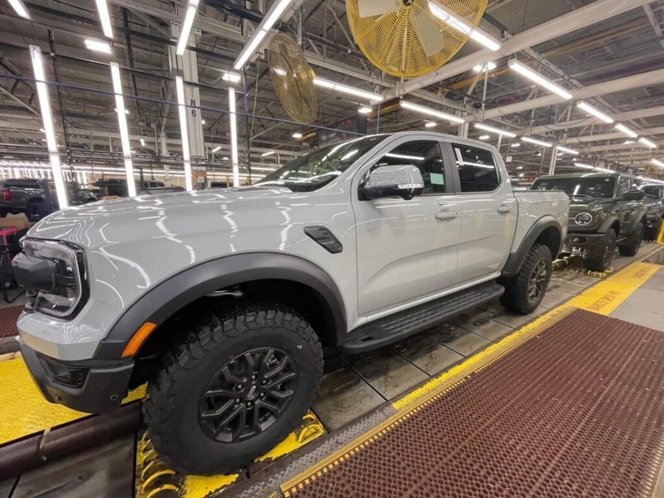 Ford-Ranger-Raptor (2).jpeg