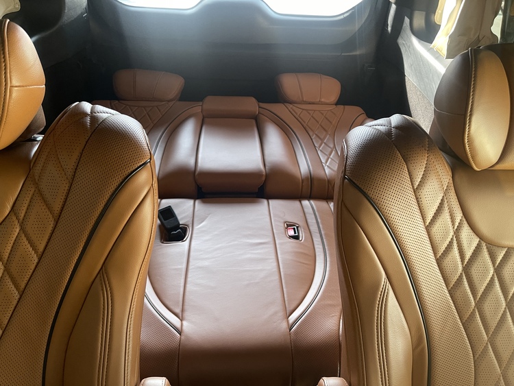 Nhà dư dùng cần bán Mercedes V220 máy dầu 2016 Chạy 85k km đã lên full ghế da massage