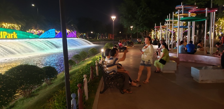 VINHOMES GRAND PARK QUẬN 9 LÀ CÁI “BẪY GẤU” CHO NHỮNG KHÁCH YÊU MÀU HỒNG!