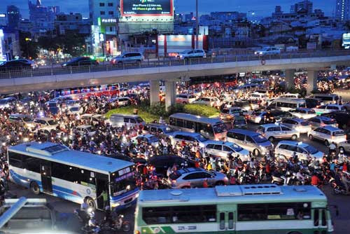 Bùng binh và đèn xanh - đỏ cái nào tốt hơn? Bùng binh và đèn xanh - đỏ cái nào tốt hơn?