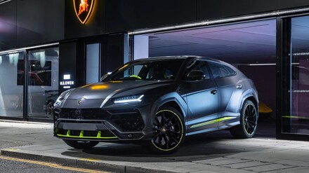 lamborghini-urus-3-2108407.jpg