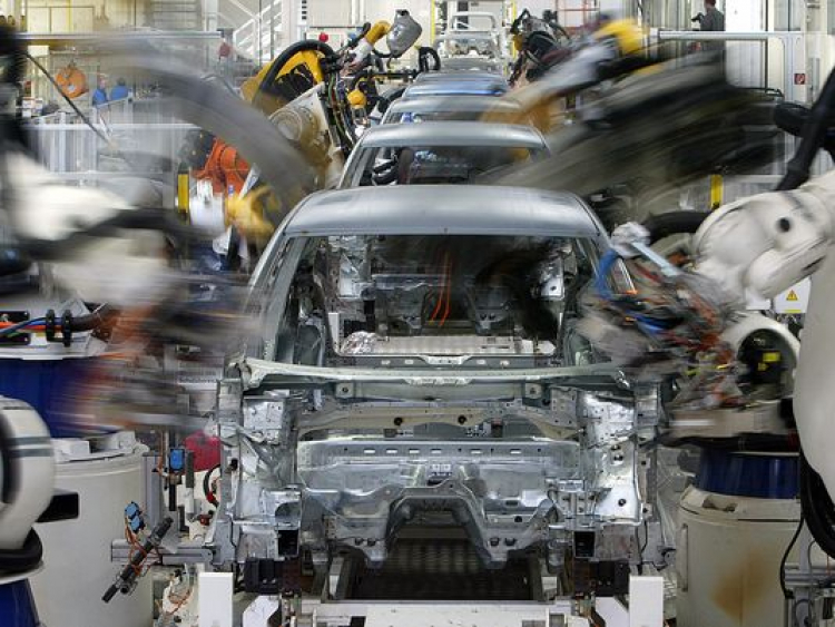 Công nhân nhà máy Volkswagen bị robot hại chết