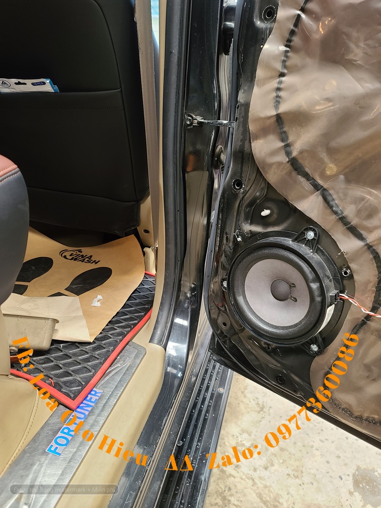 Toyota - Fotuner và âm thanh sống động tại Hiếu Audio Mark.