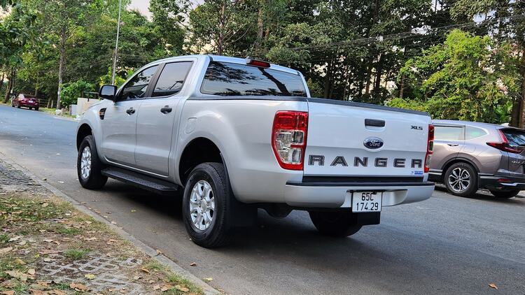 Xe bán tải Ford Ranger XLS 2.2L 2021, máy dầu