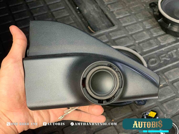 Toyota Fortuner Với Nâng Cấp Âm Thanh Plug & Play Của Focal Và Cách Âm Với Thương Hiệu DrARTEX Tại Autobis