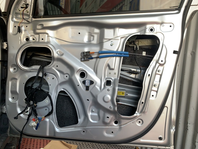 Huyndai Kona Cách Âm Full Xe Với Vật Liệu DrARTEX – Made In Russia Tại Autobis