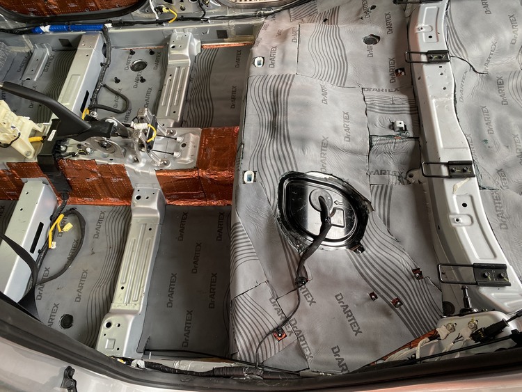 Huyndai Kona Cách Âm Full Xe Với Vật Liệu DrARTEX – Made In Russia Tại Autobis
