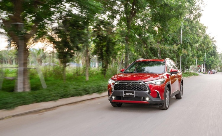 Toyota Corolla Cross ưu đãi lớn trong tháng 4, khách hàng Việt bỏ túi hàng chục triệu đồng