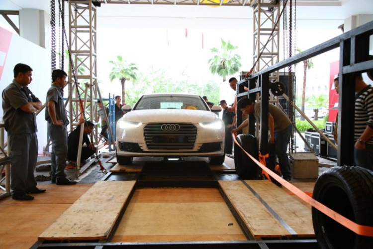 Trải nghiệm "cất cánh" Audi R8 V10 trên đường băng Phú Quốc Trải nghiệm "cất cánh" Audi R8 V10 trên đường băng Phú Quốc