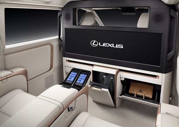 Lexus-LM-2024-17.jpg