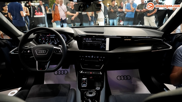 Audi-RS-e-tron-gt-2023-14.jpg