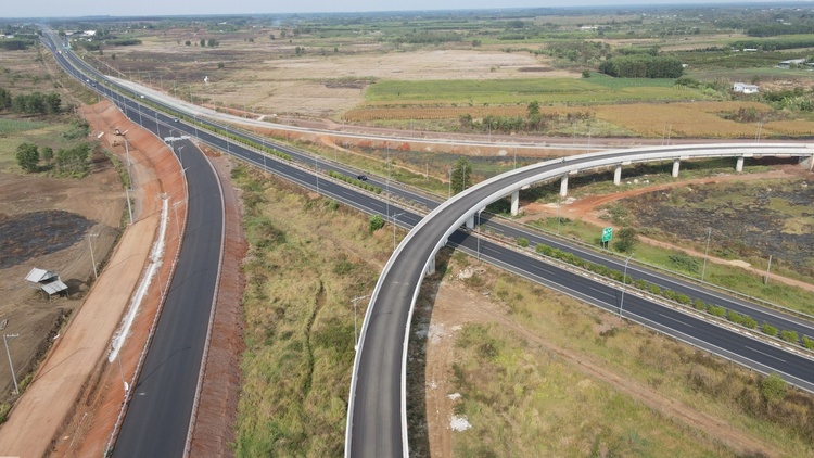Công bố mức phí tại nút giao cao tốc Long Thành đi Cao tốc Phan Thiết - Dầu Giây: Cao nhất gần 300.000 đồng
