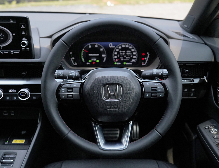 First-Impression-Honda-CR-V-Steering-Wheel.jpg