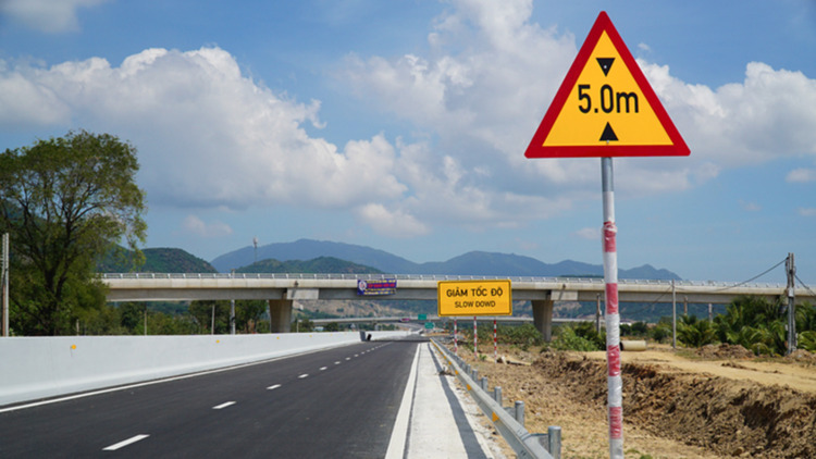 Về đích sớm 3 tháng, chủ đầu tư đề xuất thông xe cao tốc Cam Lâm - Nha Trang vào tháng 5/2023