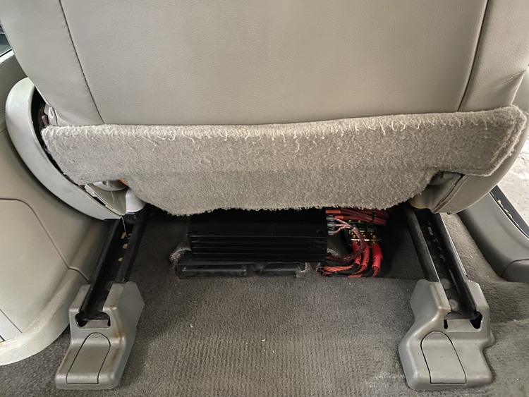 Toyota Sienna Thi Công Nâng Cấp Loa Thương Hiệu Focal, Helix & Cách Âm Với Thương Hiệu DrARTEX Tại Autobis Toyota Sienna Thi Công Nâng Cấp Loa Thương Hiệu Focal, Helix & Cách Âm Với Thương Hiệu DrARTEX Tại Autobis