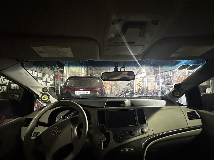 Toyota Sienna Thi Công Nâng Cấp Loa Thương Hiệu Focal, Helix & Cách Âm Với Thương Hiệu DrARTEX Tại Autobis Toyota Sienna Thi Công Nâng Cấp Loa Thương Hiệu Focal, Helix & Cách Âm Với Thương Hiệu DrARTEX Tại Autobis