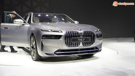 BMW-i7-2023-1.jpg