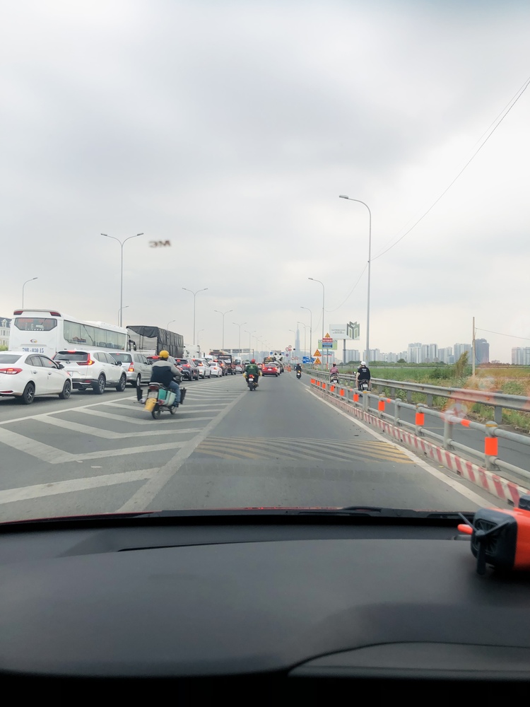 Nghỉ lễ: Dòng xe đông nghịt ở mọi nẻo đường chiều tối 28/4 Nghỉ lễ: Dòng xe đông nghịt ở mọi nẻo đường chiều tối 28/4