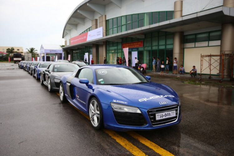 Trải nghiệm "cất cánh" Audi R8 V10 trên đường băng Phú Quốc Trải nghiệm "cất cánh" Audi R8 V10 trên đường băng Phú Quốc