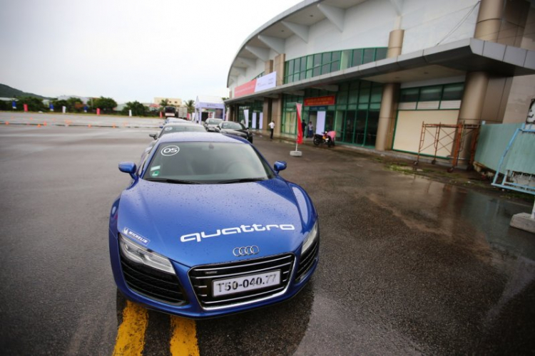 Trải nghiệm "cất cánh" Audi R8 V10 trên đường băng Phú Quốc Trải nghiệm "cất cánh" Audi R8 V10 trên đường băng Phú Quốc
