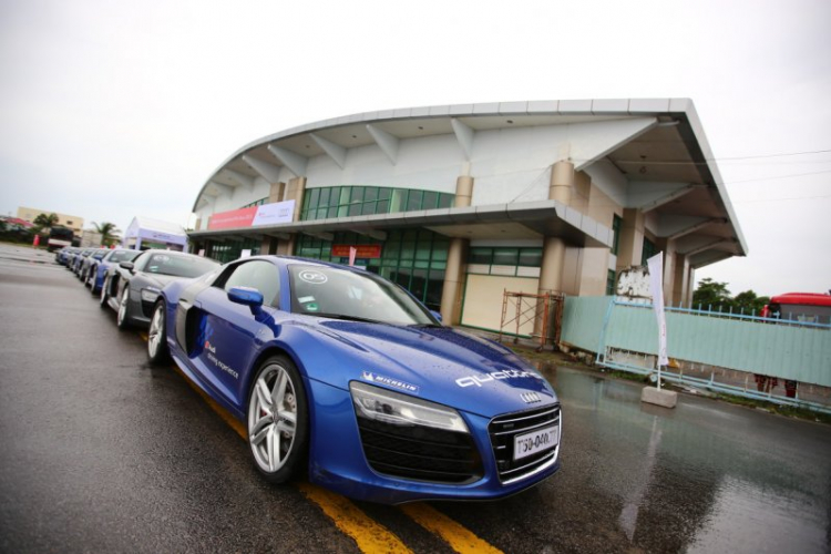 Trải nghiệm "cất cánh" Audi R8 V10 trên đường băng Phú Quốc Trải nghiệm "cất cánh" Audi R8 V10 trên đường băng Phú Quốc