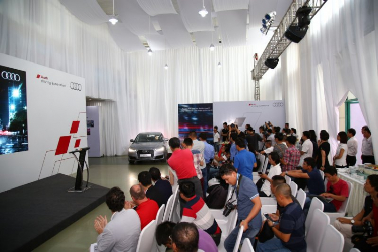 Trải nghiệm "cất cánh" Audi R8 V10 trên đường băng Phú Quốc Trải nghiệm "cất cánh" Audi R8 V10 trên đường băng Phú Quốc