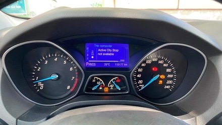Ford Focus bao loi.jpg