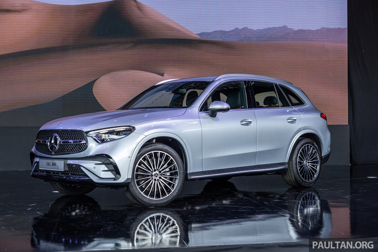 Mercedes-Benz GLC 2023 ra mắt: Tăng giá bán tại VN từ 2,299 tỷ đồng, giao xe tháng 7/2023