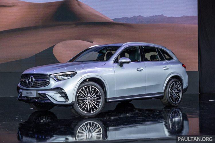 Mercedes-Benz GLC 2023 ra mắt: Tăng giá bán tại VN từ 2,299 tỷ đồng, giao xe tháng 7/2023 Mercedes-Benz GLC 2023 ra mắt: Tăng giá bán tại VN từ 2,299 tỷ đồng, giao xe tháng 7/2023