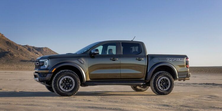 Ford Ranger Raptor 2024 ra mắt tại Mỹ với sức mạnh 405 mã lực, cùng mức giá không hề rẻ