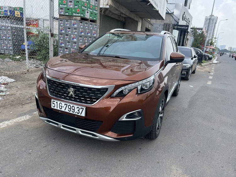 Nhà đi cần bán Peugeot 3008 2019 bản AT đi 35.000km màu Nâu dưới 700tr bao test thoải mái