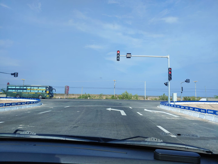Review cao tốc Vĩnh Hảo - Phan Thiết: 80 km/h, không làn khẩn cấp, mặt đường có đẹp và an toàn?