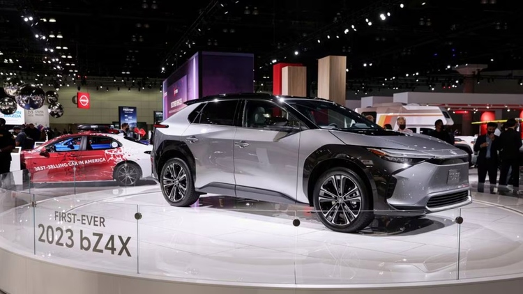 Toyota, Honda "săn" hàng loạt kỹ sư phần mềm giỏi để cạnh tranh với Tesla Toyota, Honda "săn" hàng loạt kỹ sư phần mềm giỏi để cạnh tranh với Tesla