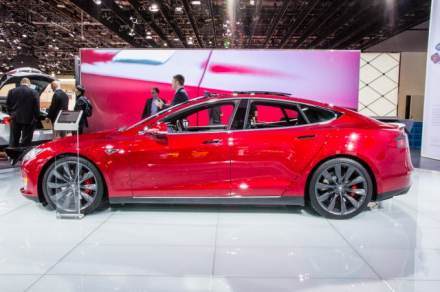 tesla-model-s-p85d-2015-detroit-auto-show_100497374_m.jpg