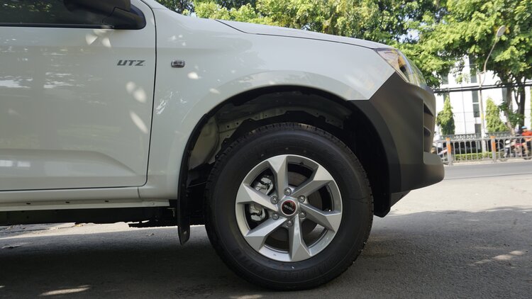 Isuzu Dmax 2023 chuẩn bị về thêm dòng 4x4 MT nhé!