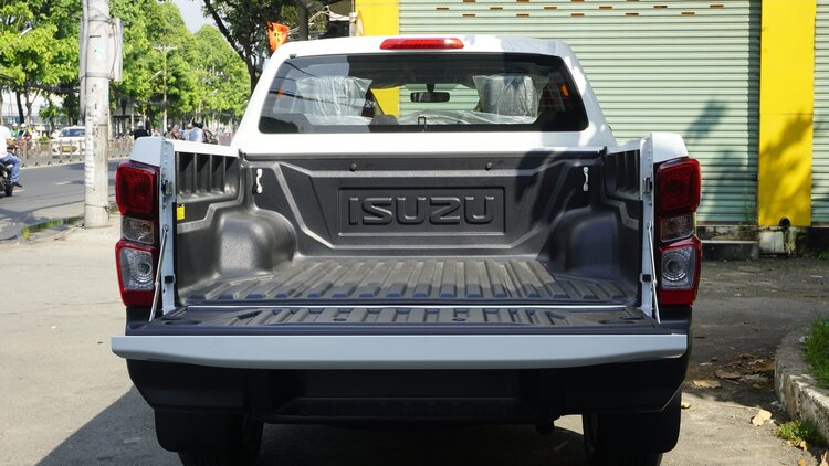 Isuzu Dmax 2023 chuẩn bị về thêm dòng 4x4 MT nhé! Isuzu Dmax 2023 chuẩn bị về thêm dòng 4x4 MT nhé!