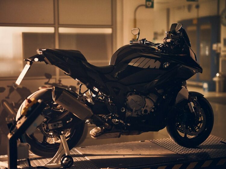BMW-Motorrad-M-1000-XR (5).jpg