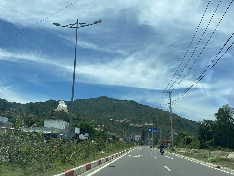 Xuyên Việt ven biển và cung Đông Bắc trong 20 ngày bằng Kona Xuyên Việt ven biển và cung Đông Bắc trong 20 ngày bằng Kona