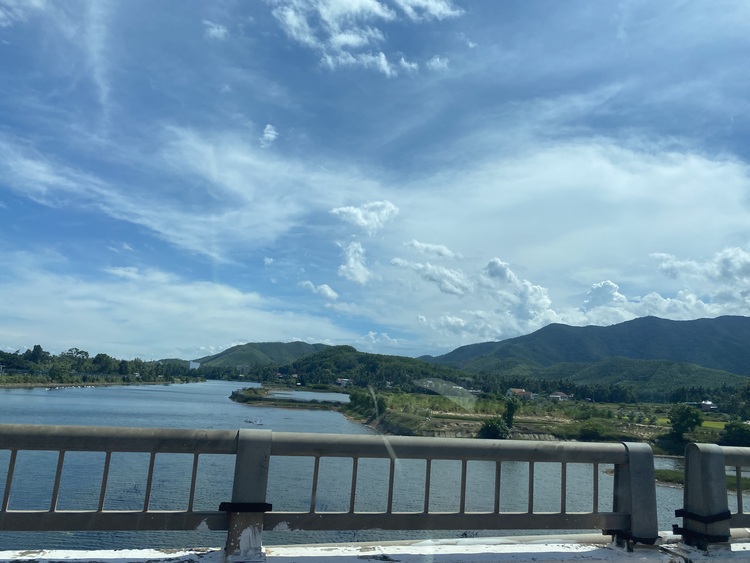 Xuyên Việt ven biển và cung Đông Bắc trong 20 ngày bằng Kona Xuyên Việt ven biển và cung Đông Bắc trong 20 ngày bằng Kona
