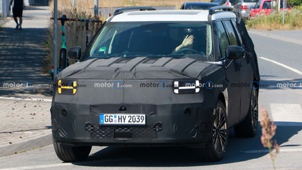 next-gen-hyundai-santa-fe-spy-photo.jpg