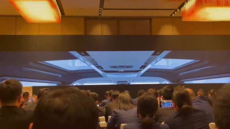MPV hạng sang Toyota Alphard 2023 và Vellfire lộ hình ảnh trước ngày ra mắt