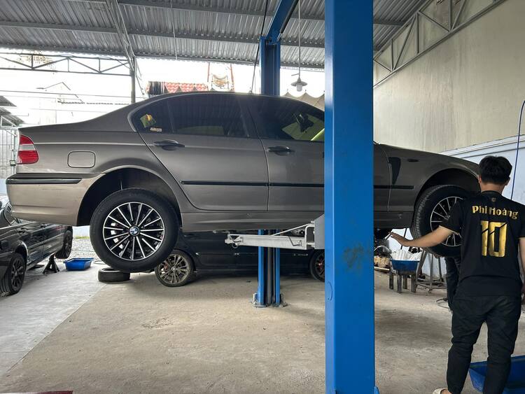 GARAGE TÍN PHÁT. 2/117 Đường Số 8,Bình Hưng Hòa,Bình Tân (Đối diện Aeon Tân Phú).