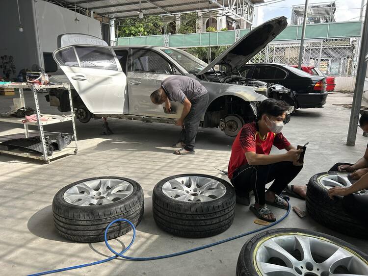 GARAGE TÍN PHÁT. 2/117 Đường Số 8,Bình Hưng Hòa,Bình Tân (Đối diện Aeon Tân Phú).